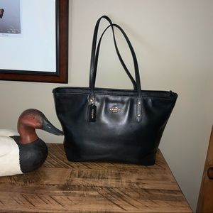 Coach City Zip Crossgrain Leather Bag